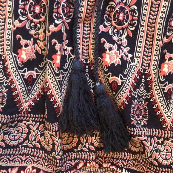 VELZERA Split Neck Tunic Tapestry Pattern Balloon Cuff Sleeves Tassels Sz SM - Picture 4 of 9